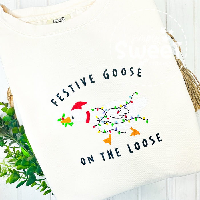 2946 - FESTIVE GOOSE | EMBROIDERY ADULT SWEATSHIRT
