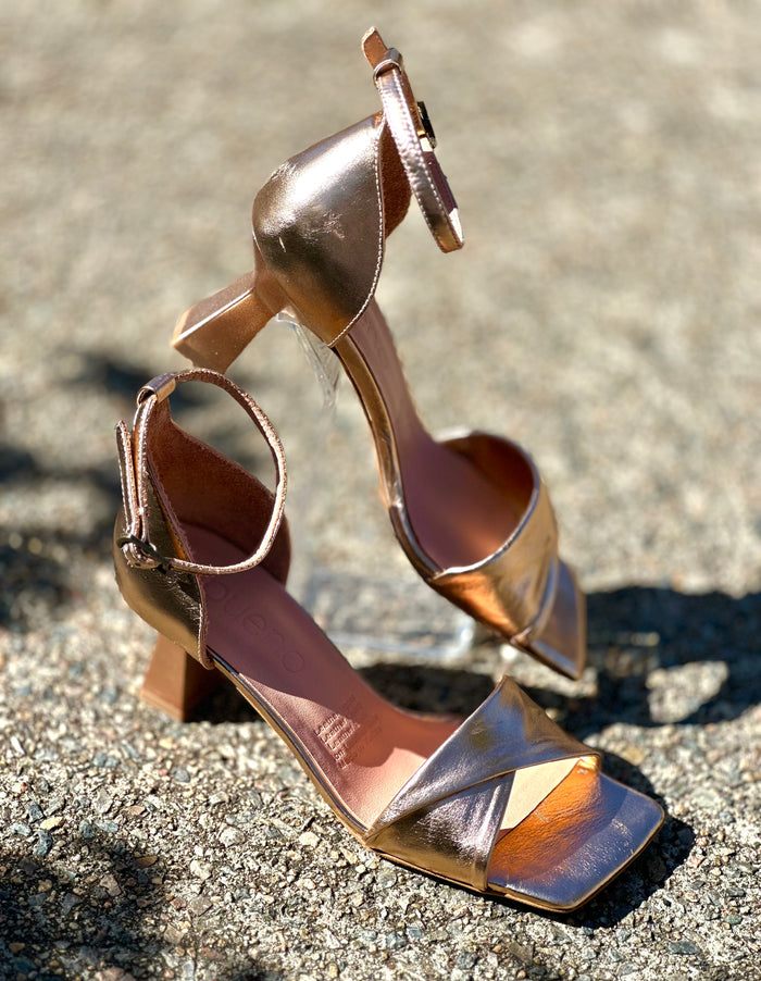 Bueno Tegan Rose Gold Metallic Heel