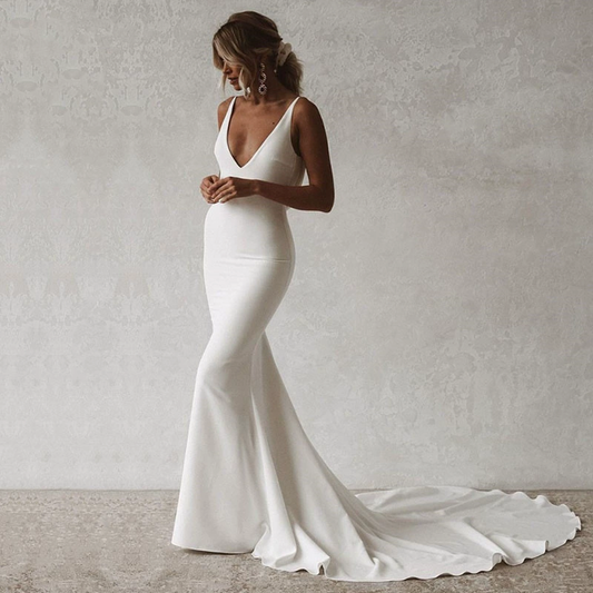 Elegant Mermaid Wedding Dress with V-Neck & Train – Slim Fit Bridal Gown for Brides