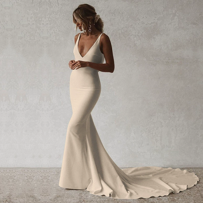 Elegant Mermaid Wedding Dress with V-Neck & Train – Slim Fit Bridal Gown for Brides
