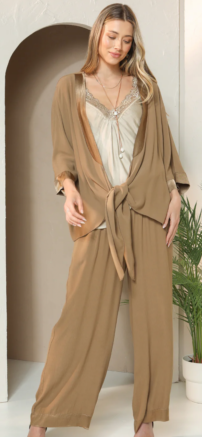 Elizabeth Scott Satin Trim Kimono Sand