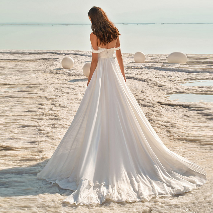 Romantic Off-Shoulder Tulle Wedding Dress with Puff Sleeves & Sweetheart Neckline