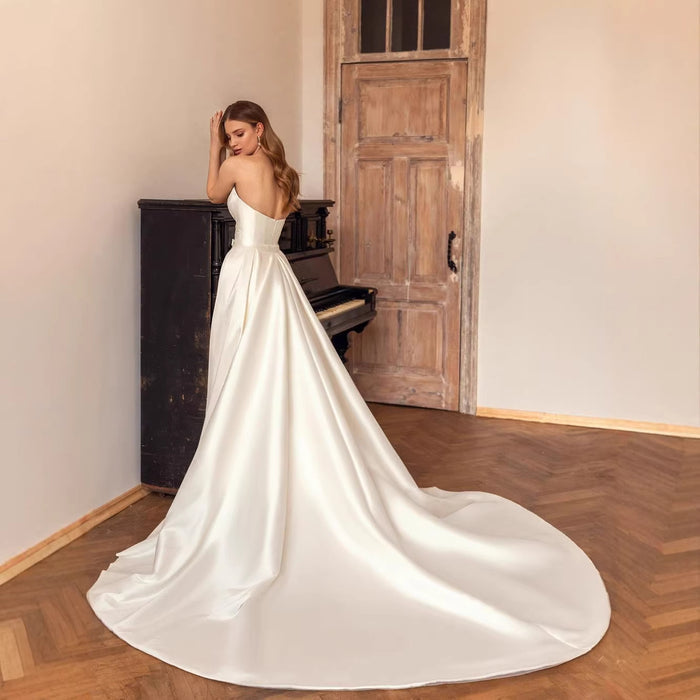 Satin Mermaid Wedding Dress – Sweetheart Neckline, Ruched Bodice, Court Train