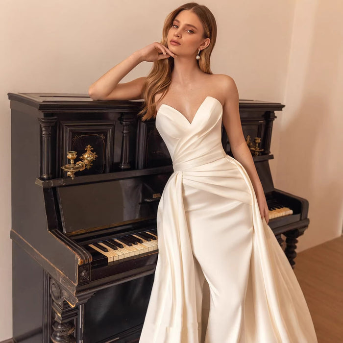 Satin Mermaid Wedding Dress – Sweetheart Neckline, Ruched Bodice, Court Train