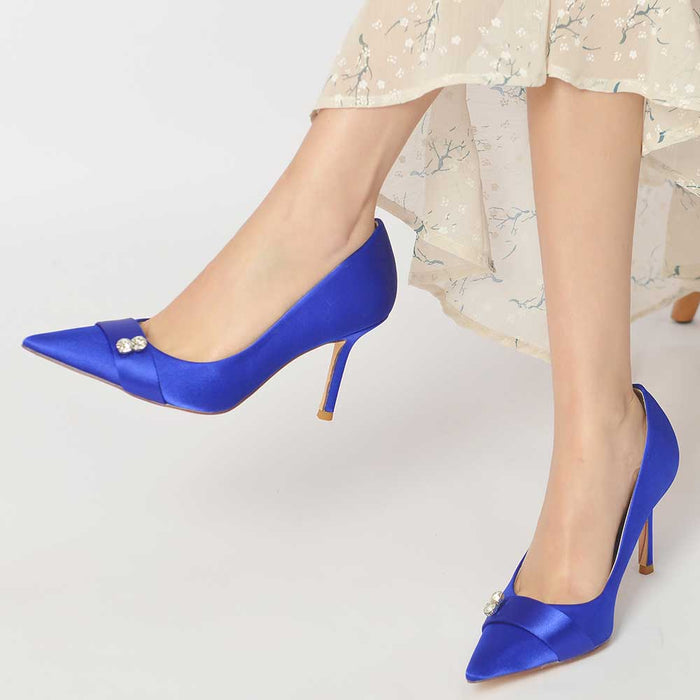 Elegant women's satin heels with pearls in blue featuring a pointed toe design from SD Dresscode & Fashiontrends