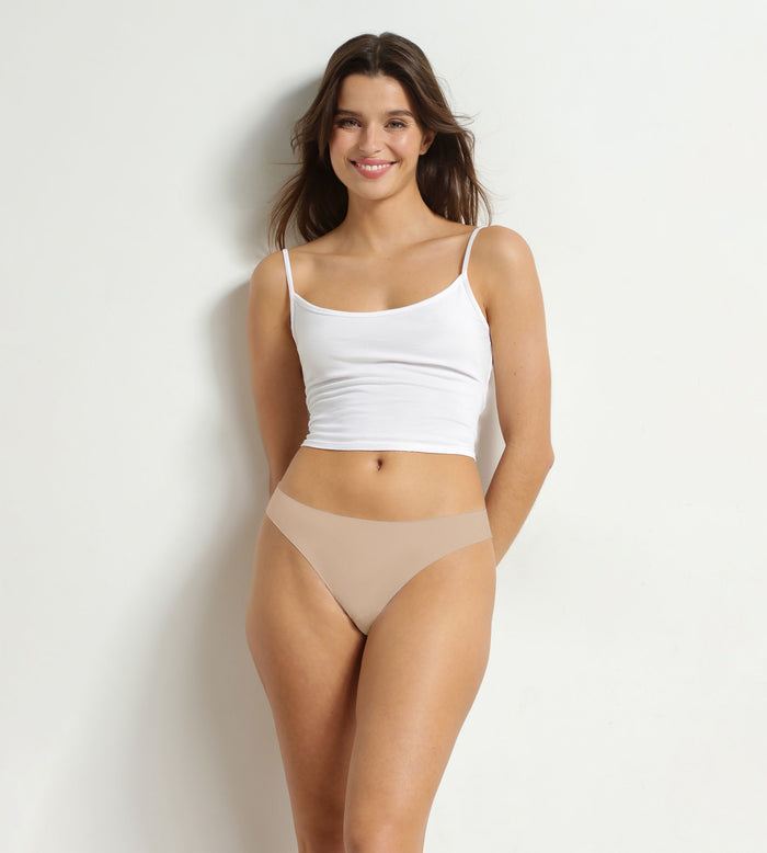 String femme invisible en microfibre Nude Dim