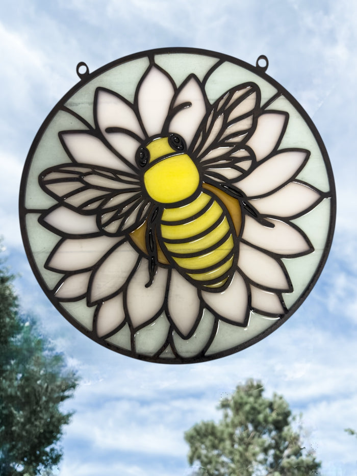 Style 314 Round Bee  Laser Cut Outline Frame Blank