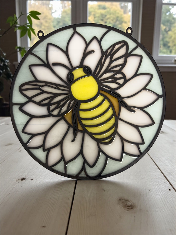 Style 314 Round Bee  Laser Cut Outline Frame Blank
